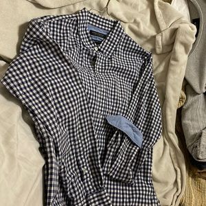 Men long sleeve shirt size medium only worn a few times